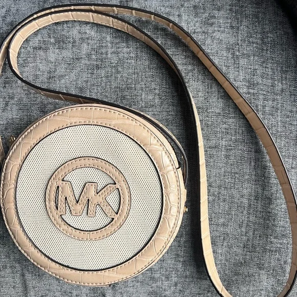 MICHAEL KORS AIDY SMALL CANTEEN CROSSBODY PURSE CROC BUFF/CREAM MK LOGO LIKE NEW - Picture 5 of 7